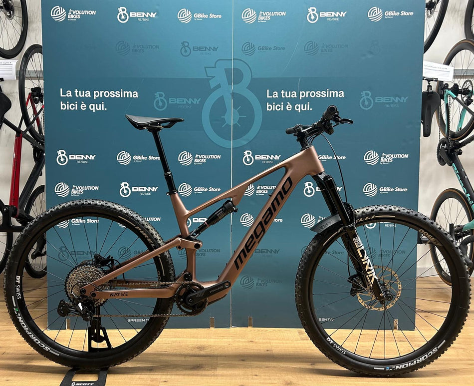 Megamo Native 10 Taglia L - Usata